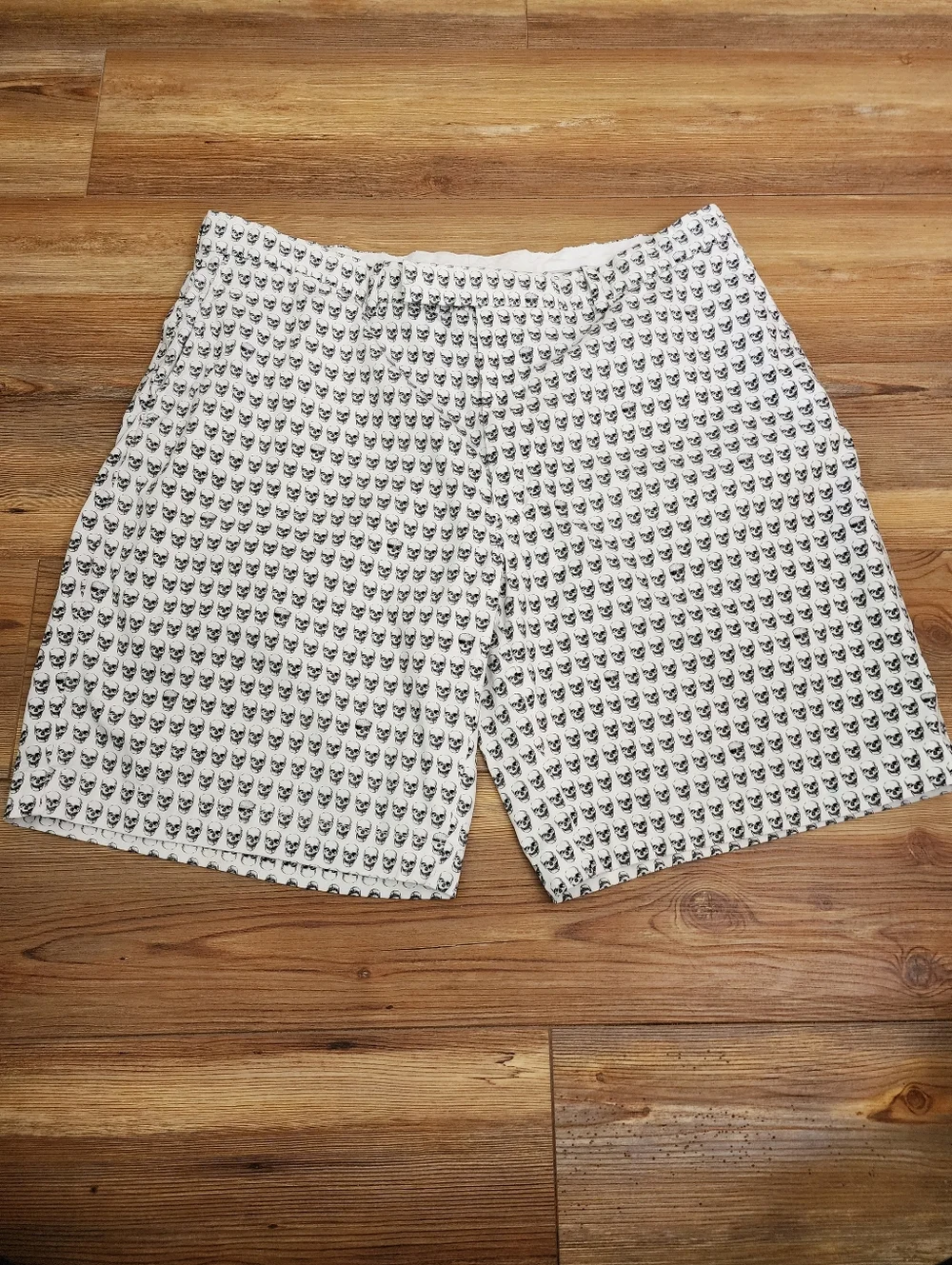 RLX Ralph Lauren Golf Shorts Men's 38 White Black Skull Print 10